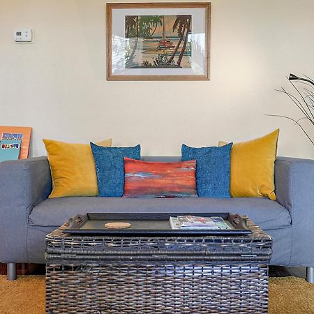 Vila Wine-Dine-Sunshine Cozy Flat In The Heart Of Dtsp St. Petersburg Exteriér fotografie