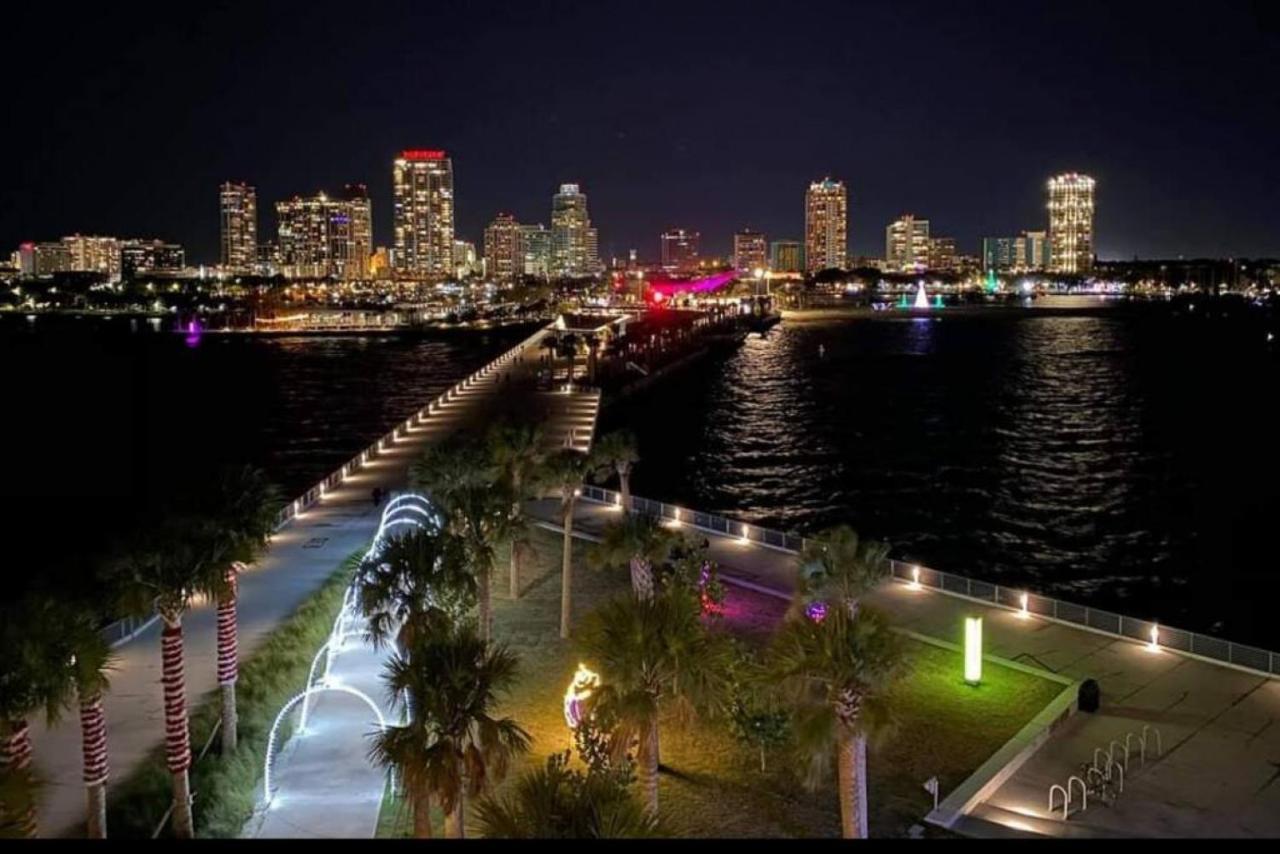 Vila Wine-Dine-Sunshine Cozy Flat In The Heart Of Dtsp St. Petersburg Exteriér fotografie