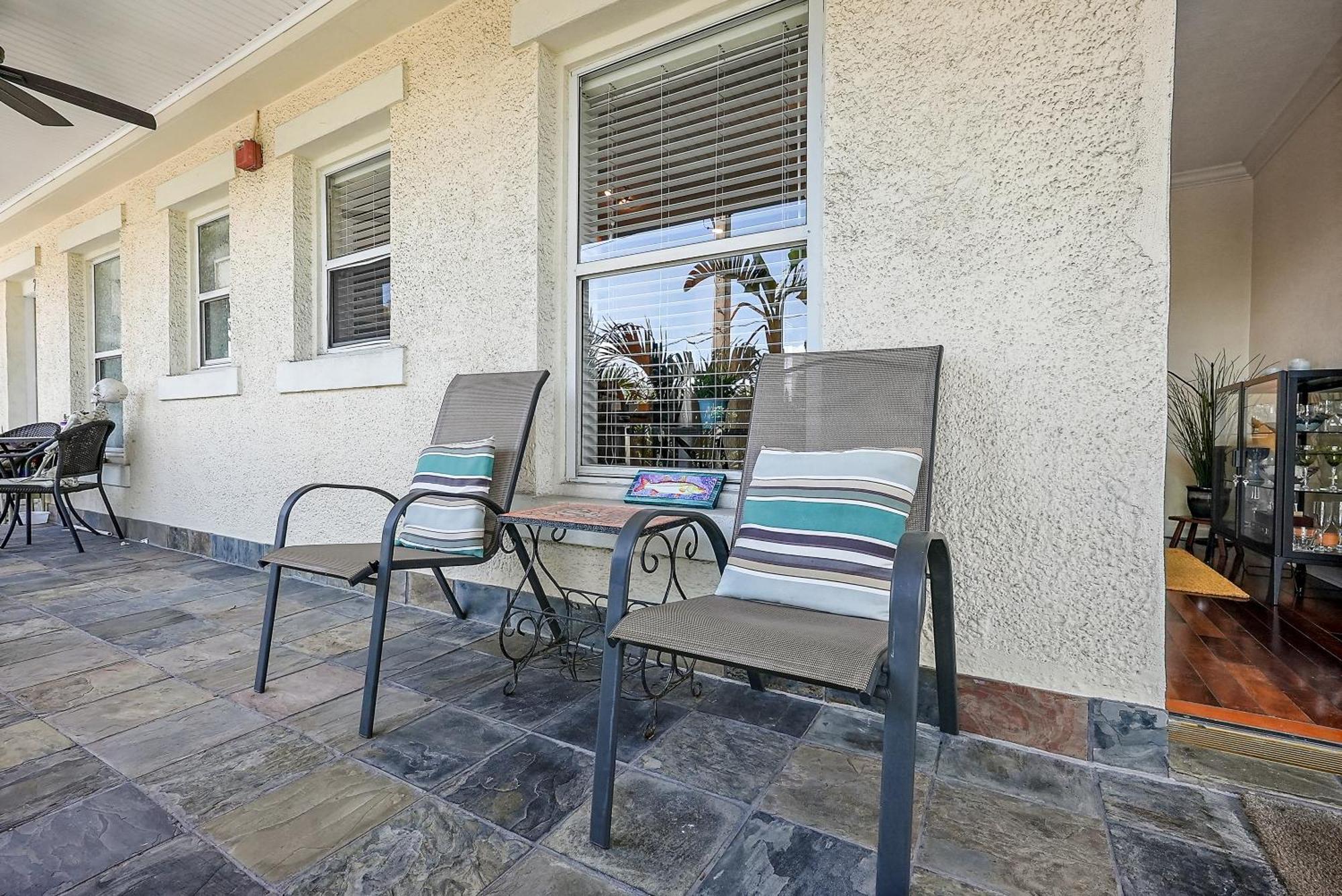 Vila Wine-Dine-Sunshine Cozy Flat In The Heart Of Dtsp St. Petersburg Exteriér fotografie