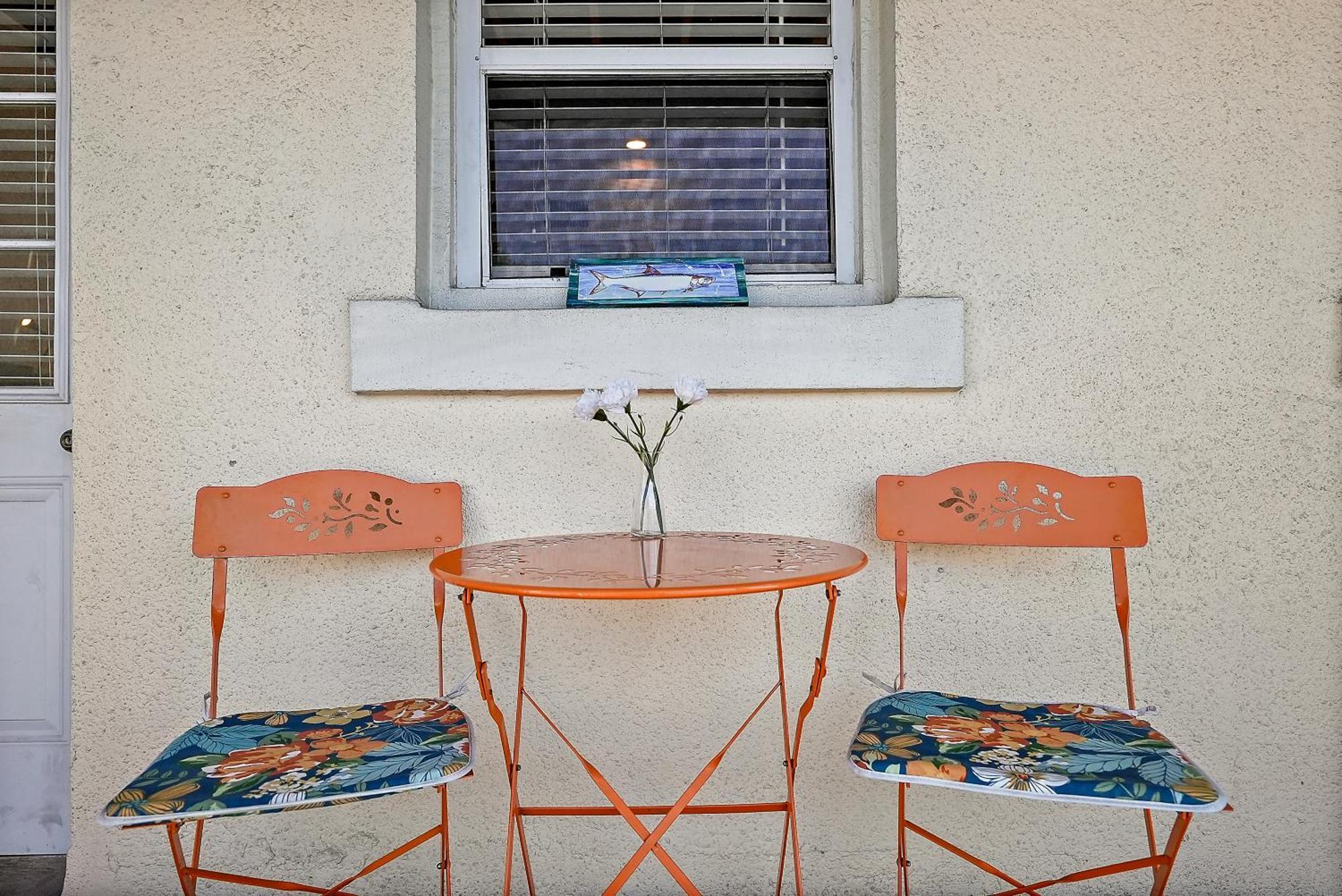 Vila Wine-Dine-Sunshine Cozy Flat In The Heart Of Dtsp St. Petersburg Exteriér fotografie